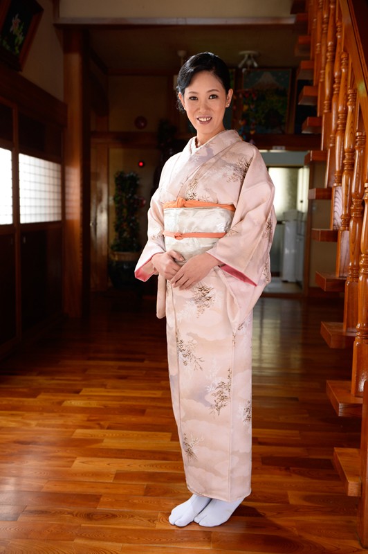 「お女将さん 生理が近づくと中出しして欲しくなるの 奈良絵美子」のサンプル画像