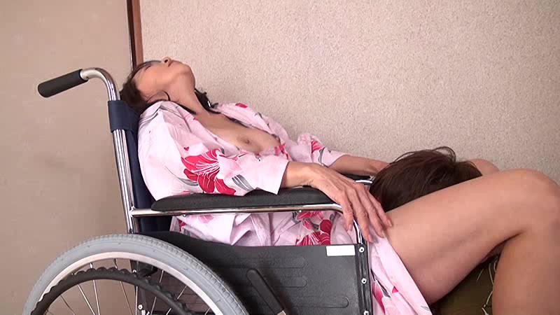 「快楽介護 官能車椅子 藤井小百合」のサンプル画像