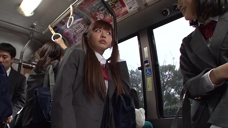 「「間違えたフリして女子校通学バスに乗り込んだら発情期の2人組に挟まれて‘ガツガツ’ヤられた」VOL.1」のサンプル画像