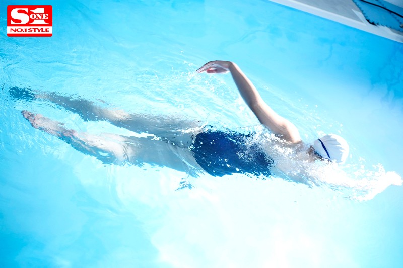 「狙われた巨乳水泳部エース 鍛え抜かれた女子校生の身体は媚薬漬けに… 白石真琴」のサンプル画像