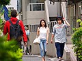 「盗撮リアルドキュメント!密着49日、RIONのプライベートを激撮し、知り合いを通じて近づいてきたイケメンナンパ師に引っ掛かって、SEXまでしちゃった一部始終」のサンプル画像
