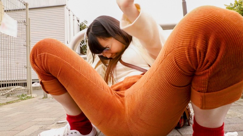 「男の体を舐めることで興奮する天野美優」のサンプル画像2