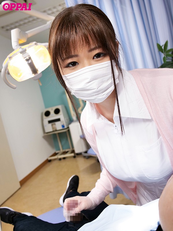 「歯科治療中にAVみたいに患者をこっそり射精させているむっつりスケベHカップ歯科衛生士さんデビュー ほむら優音」のサンプル画像3