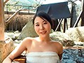 「中出し露天温泉 国宝級マシュマロおっぱいIカップむっつりスケベなエロエロお姉さん」のサンプル画像1