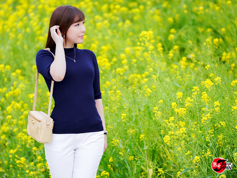 「極上！！三十路奥さま初脱ぎAVドキュメント 大橋菜々子」のサンプル画像10