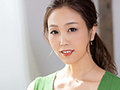 「罪深き夏という不倫の季節、彼女と出会った―。 サンサンと光り輝く、太陽が似合う人妻。 青山れな 42歳 AV DEBUT」のサンプル画像1