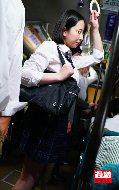 「満員バスで背後から制服越しにねっとり乳揉み痴漢され腰をクネらせ感じまくる巨乳女子校生14」のサンプル画像16