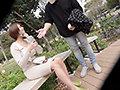 「マキシワンピの高身長ボンキュッボンGカップお姉さん 昼間から公園で自粛飲みしてるスケベラインくっきり女子大生に痴女られた衝撃動画」のサンプル画像2