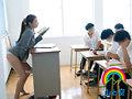 「見られたくないけど見られたい性癖の女子 隠れ★露出好き校内を全裸徘徊で歩き回っていた先生を生徒が発見 羞恥快楽に襲われて放尿発情し…佐伯由美香」のサンプル画像3