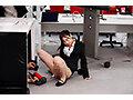 「SOD女子社員メディア事業部1年目松川令奈がユーザー様からのリクエストに応えて悶絶ガマン業務に挑戦!天性の潮吹き体質、限界突破の1日に密着!」のサンプル画像7
