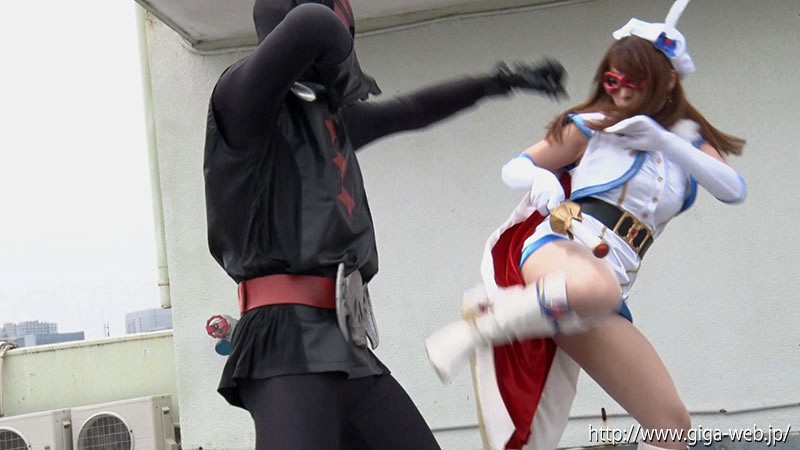 「魔法美熟女戦士フォンテーヌ ラブ＆ピース 三好凪」のサンプル画像2