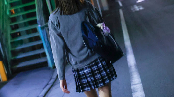 紙袋で視界を奪われ恐怖に怯える女子校生を暗闇で徹底レイプ | エッチ満載のアダルト動画