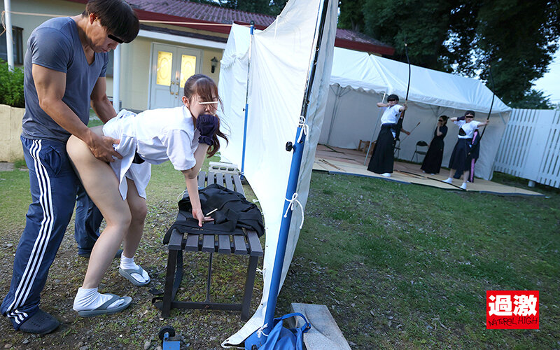 「運動部女子痴漢 部活中にハメ潮するほど突きまくれ！ ～弓道部/バトン部/バスケ部～」のサンプル画像14