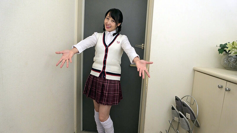 「セーラー服熟女失禁羞恥 高倉梨奈」のサンプル画像8