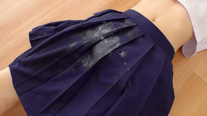 制服美少女の伊織ひなののスカートから伸びる脚が最高にいやらしい | エッチ満載のアダルト動画