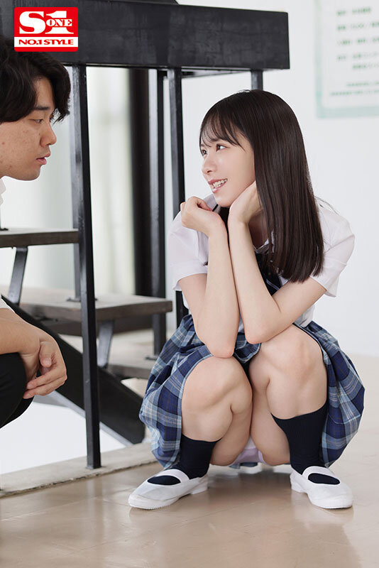 「いつも僕をエッチにからかい、勃起させてくるマセた先輩が遂に射精まで企んでるらしい！ 村上悠華」のサンプル画像2