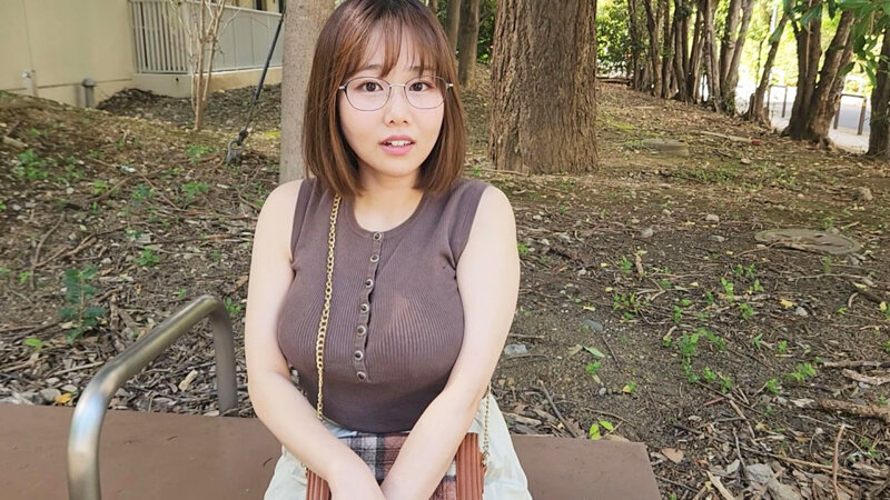 「応募して来た爆乳Iカップのむっつりメガネ腐女子、撮影現場で気持ち良すぎて潮吹きまくり白目剥いてイキまくる衝撃映像が撮れてしまった件。」のサンプル画像2