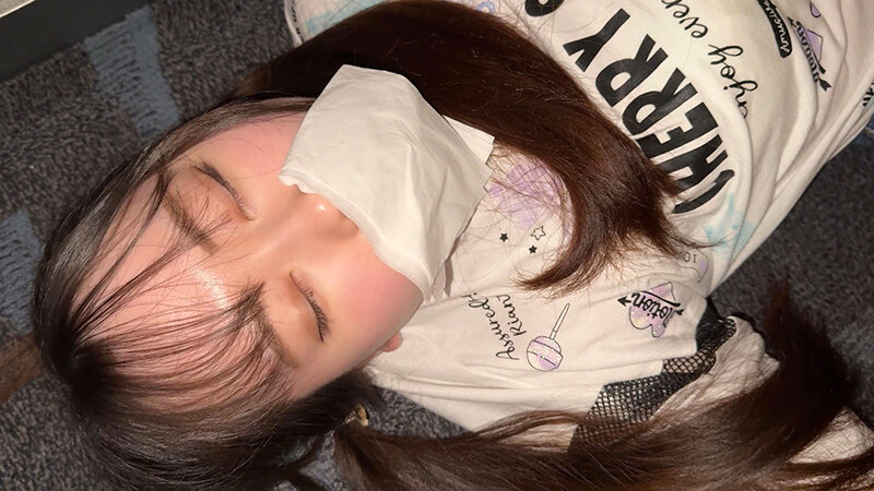 「つきまとい12 ゴミ拾いをする清く正しい小さき美少女をつきまとい睡眠姦 偶然を装い出会い連れ去り飼育姦 綺麗なスジマンを精子で真っ白になるまで中出し」のサンプル画像2