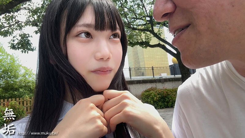 「背伸びざかりの制服少女は修学旅行を抜け出してパパ世代おじさんとベロチューデート。そのままホテルに籠って何度も、何度も、中出しセックスでオトナを感じました。 望実かなえ」のサンプル画像1