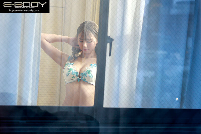 「上京したばかりの僕が心も身体も沼った向かい部屋で毎日別の男とハメてるヤリマン巨乳ギャルとの一方通行な恋 清宮仁愛」のサンプル画像1