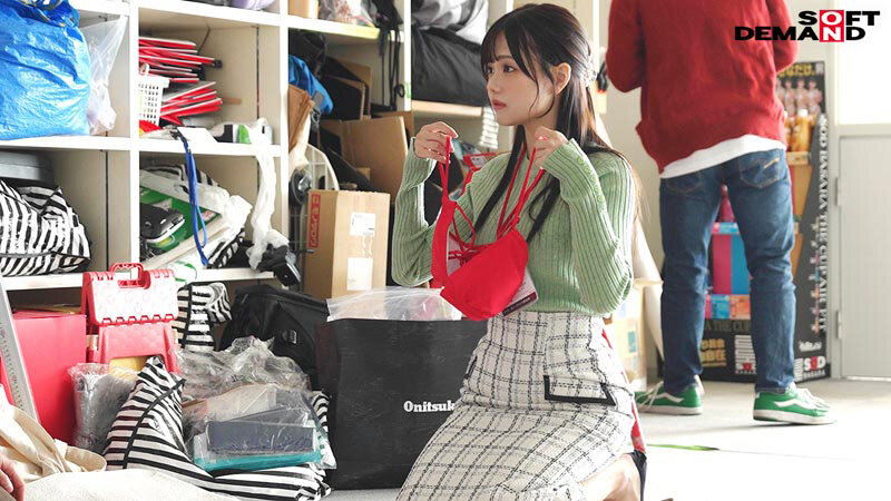 「宣伝部 松永あかり 初AV出演」のサンプル画像6