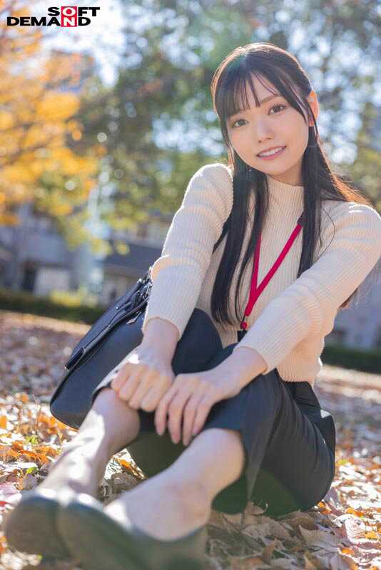 「宣伝部 松永あかり 2度目のAV出演 はじめて尽くしの5日間に密着! こっそり露出 主観フェラ ローションプレイ 玩具オナニー 3P」のサンプル画像2