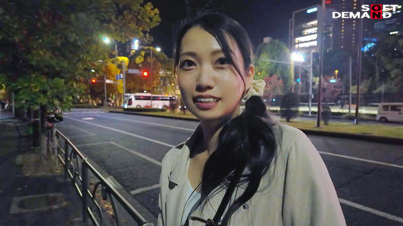 「根っからの明るさで職場の絵画スクールはいつも笑顔で溢れてる 今村由美 34歳 素人人妻がAV初出演」のサンプル画像17