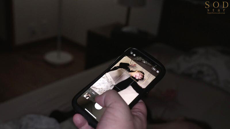 「毎週土曜日、必ず俺の家の目の前で潰れている迷惑カップル。泥酔中の彼氏の目を盗みだらしない彼女を1ヵ月かけて【オートマイキ(全自動絶頂)】するまで開発した。小倉由菜」のサンプル画像4