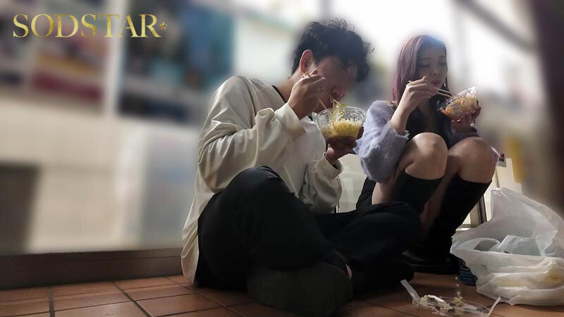 「金曜夜、男友達よりも気が知れてる地元の連れと合流。学生みたいに遊びまくり疲れ果てた僕ら。ノリで入ったラブホで初めて見た‘欲しがり女顔’に歯止めが効かず、朝がきても狂ったようにヤリ続けた。 神木麗」のサンプル画像2