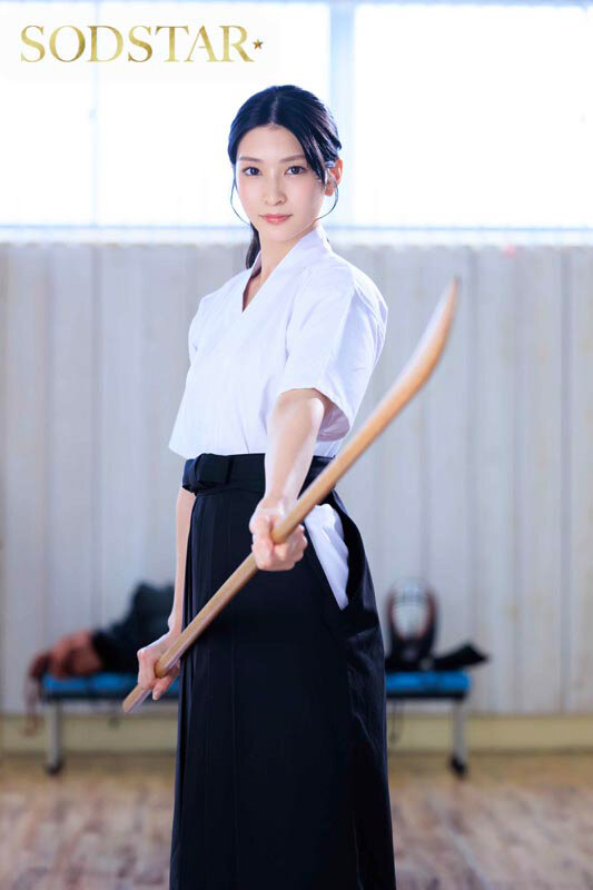 「凛とした美しき薙刀剣士と密かに恋焦がれていた僕の童貞喪失物語 本庄鈴【特典映像収録】」のサンプル画像2