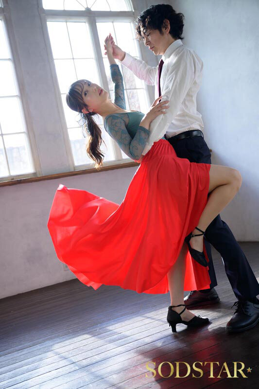 「Shall we キメセク?社交ダンス講師が生徒である妻子持ち中年サラリーマンと不倫SEXグミにハマる 小湊よつ葉」のサンプル画像2
