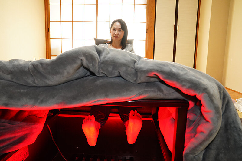 「美熟女の足裏をふやけるまで舐めたい! 安野由美」のサンプル画像1