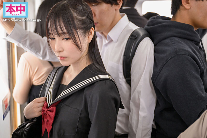 「電車通学中、こっそり痴漢中出しさせてくれるクラスメイトの香水さん 香水じゅん」のサンプル画像1