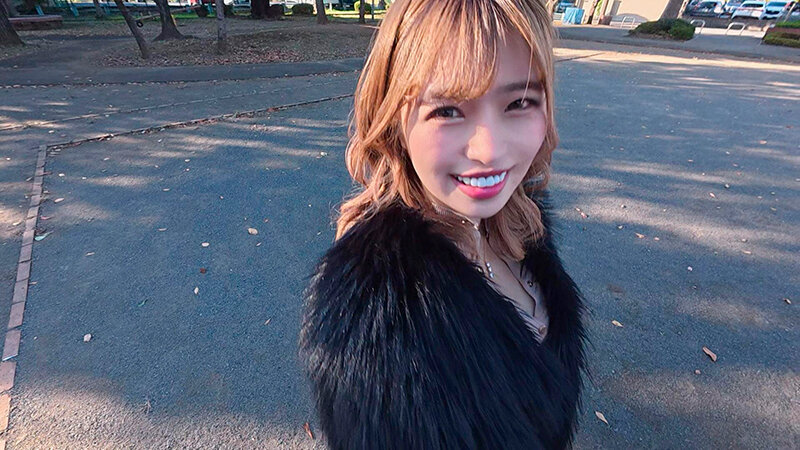 「変態巨乳ビッチに逆ナンされて圧倒的臨場感でキンタマがバカになるまで連続射精させられる人生最高の完全主観SEX 椿りか」のサンプル画像1