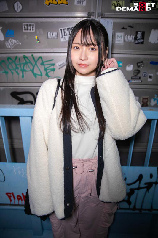 「【彼氏に内緒で初撮り】演劇部大道具の裏方ヲタク女子大生を寝取って中出し 根暗かと思いきや コスプレセックス大好き肉食女子でした ゆな 21歳 由奈」のサンプル画像13