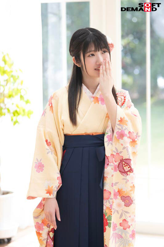 「経験人数たった1人。新潟出身のお嬢様音大生 平井花音さん(22)卒業直前にAV出演。処女喪失からわずか半年でカメラの前でFカップの美乳を揺らす。「東京で火遊び始めます」」のサンプル画像2