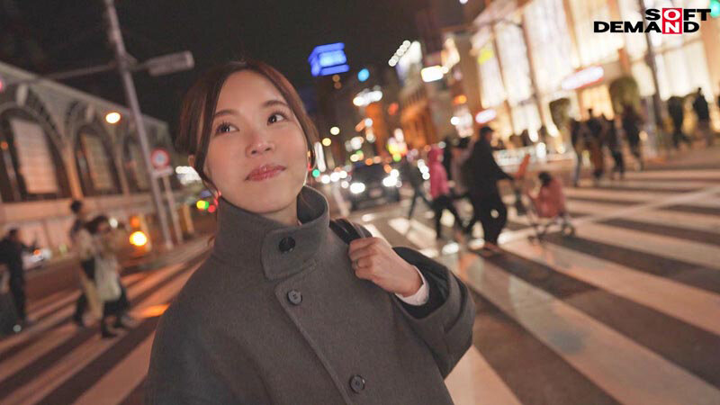 「都内保険会社で働くFカップ若妻ファイナンシャルプランナー 三上咲 32歳 素人人妻がAV初出演」のサンプル画像10