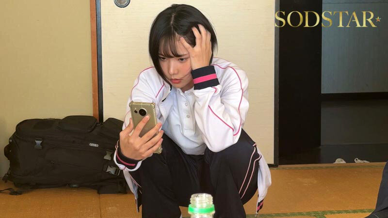 「えwww修学旅行中、ボーイッシュな新人担任教師に憑依したったww 実は超敏感ムッツリ体質だった事が発覚www 俺(先生)のカラダを使って消灯後男子連中とエロいことしまくった大絶頂おふざけ記録。 柴崎はる」のサンプル画像3