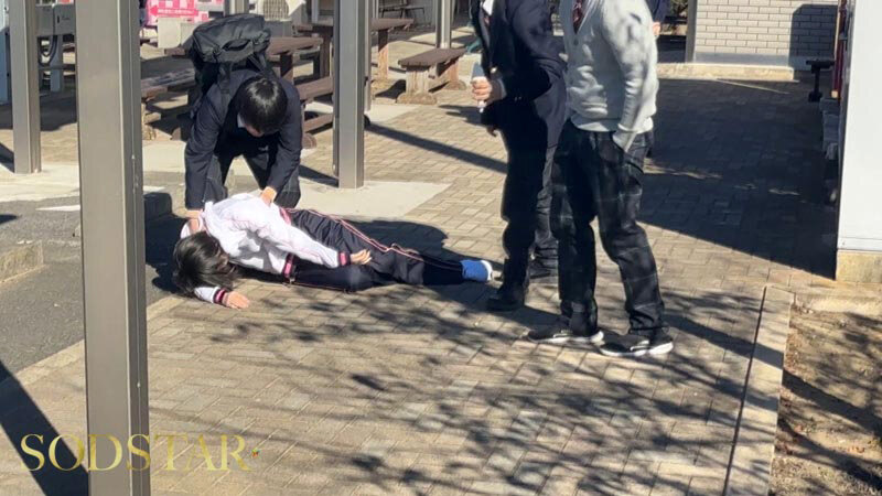 「えwww修学旅行中、ボーイッシュな新人担任教師に憑依したったww 実は超敏感ムッツリ体質だった事が発覚www 俺(先生)のカラダを使って消灯後男子連中とエロいことしまくった大絶頂おふざけ記録。 柴崎はる」のサンプル画像5