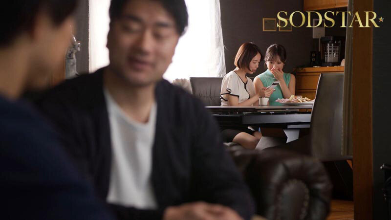 「スワッピング趣味の変態夫婦にNTR性癖を植えつけられる!純粋ウブな庶民妻を金持ち夫妻に貸出したことでインモラルな快楽に沼ってしまう 小湊よつ葉」のサンプル画像3