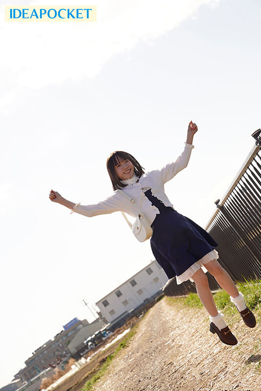 「見た目は少女、中身はビッチな合法ロリ女教師は生徒をロリコンに目覚めさせてしまう 日向由奈」のサンプル画像15