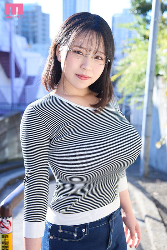 「田舎の不動産事務員地味メガネ巨乳デビュー。真面目そうで超絶変態巨チンぶっ込み足ピン噴水失禁アクメ」のサンプル画像1