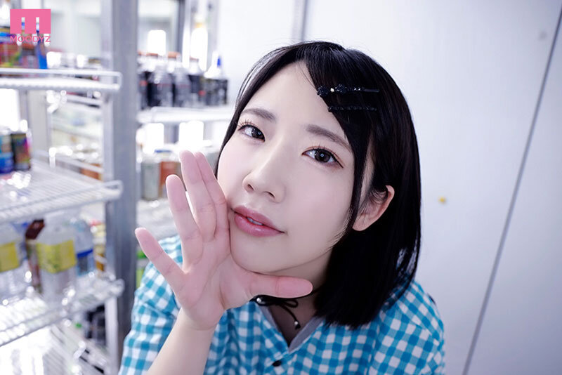 「AM3時を過ぎるとコンビニ中年店長の俺をいつもゼロ距離囁き誘惑してくる小悪魔バイトちゃん 桜ゆの」のサンプル画像8