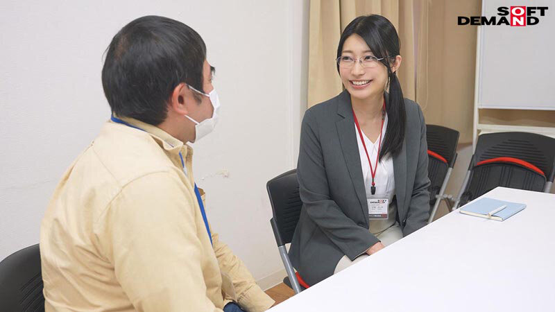 「低身長の童貞くんを優しく筆おろしのはずが…実は絶倫プロ男優で止まらない激ピスに連続絶頂 秘書 守屋よしの」のサンプル画像4