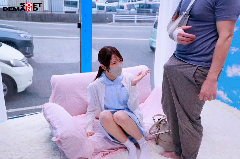 「マジックミラー号 おかげさまでシリーズ第5弾 看護師限定 「絶倫ち○ぽ診察してくれませんか？」勃起が収まらなくて困っている男性をあの手この手で優しく導く白衣の天使たち5名収録」のサンプル画像12