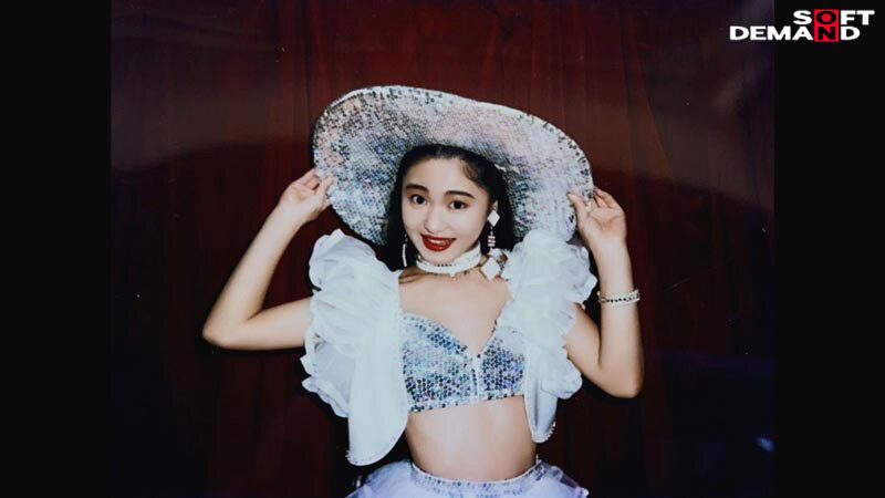 「綾瀬麻衣子(52)はなぜカメラの前でSEXをしてきたのか?「AVデビューから34年。私、素人に戻ります」」のサンプル画像5