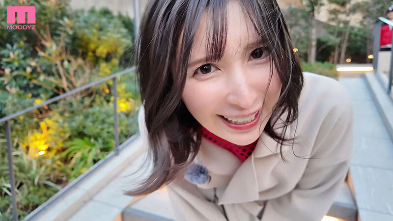「羞恥衣装でドッキドキ街ブラ即ズボ中出し散歩 仲村みう」のサンプル画像14