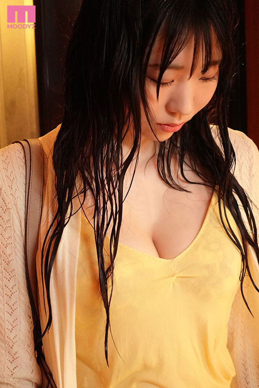 「彼女の姉の濡れ‘神乳’誘惑がエロすぎて…。彼女が不在の24時間、一生分の精子出すほどハメまくった…! 百田光稀」のサンプル画像1