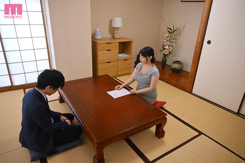 「シリーズ売上げ55,000部OVER!! 「気が済むまで中に出しなさい…」毎日お母さんで性欲処理!3実写版 事務的な性処理をする母親に一か月ぶりの中出し! 吉根ゆりあ」のサンプル画像11