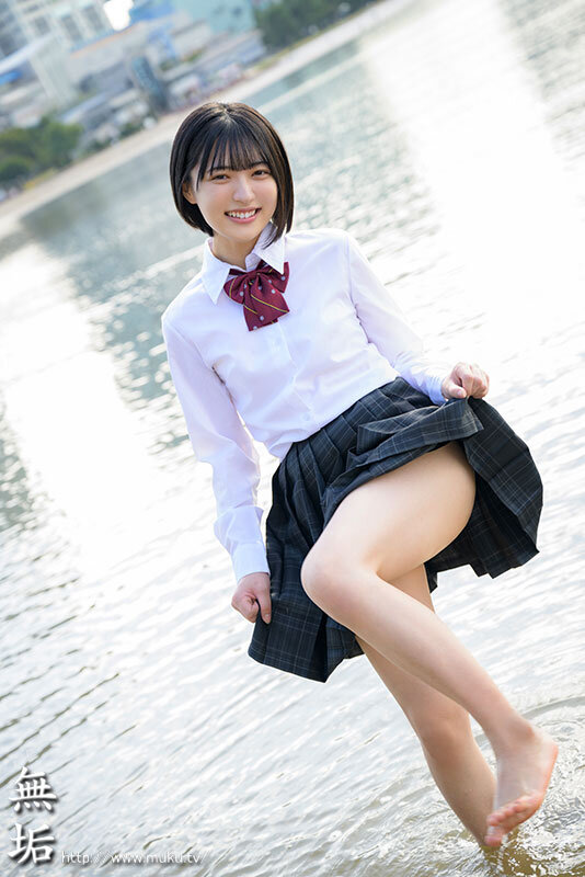 「背伸びざかりの制服少女は修学旅行を抜け出してパパ世代おじさんとベロチューデート。そのままホテルに籠って何度も、何度も、中出しセックスでオトナを感じました。 虹村ゆみ」のサンプル画像1